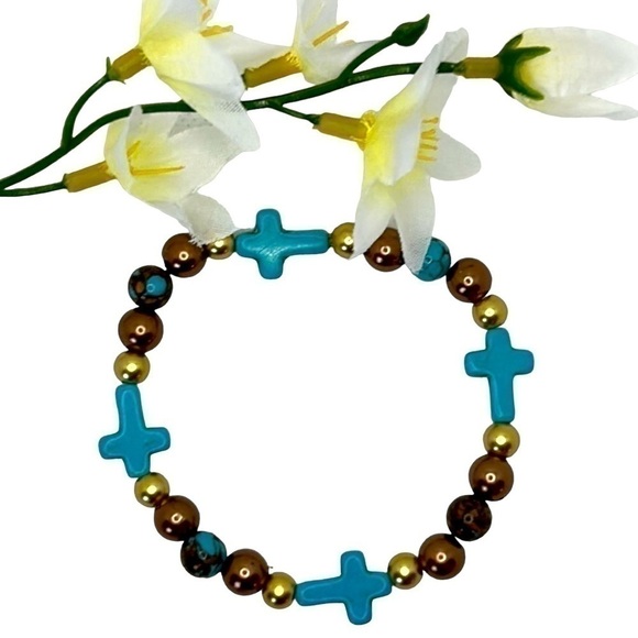 Handmade Turquoise Cross & Beads Stretchy Bracelet Length-7 1/4” - Picture 1 of 3